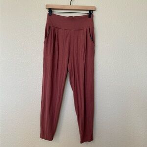 Vuori Women’s Joggers Size Small